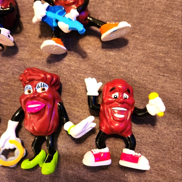 CALIFORNIA RAISINS COLLECTIBLE BAND MEMBERS-7 PIECES - Picture 2 of 3